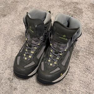 Vasque Women’s Black and Gray Athletic Hiking Boots Shoes Size 9